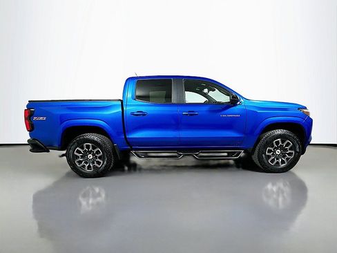 Used 2024 Chevrolet Colorado Z71 w/ Z71 Convenience Package 2 AWD/4WD image 8