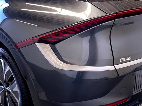 Certified 2024 Kia EV6 Light RWD image 9