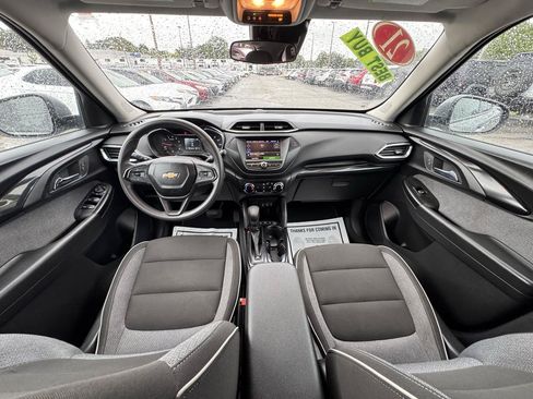 Used 2021 Chevrolet TrailBlazer LT AWD/4WD image 15