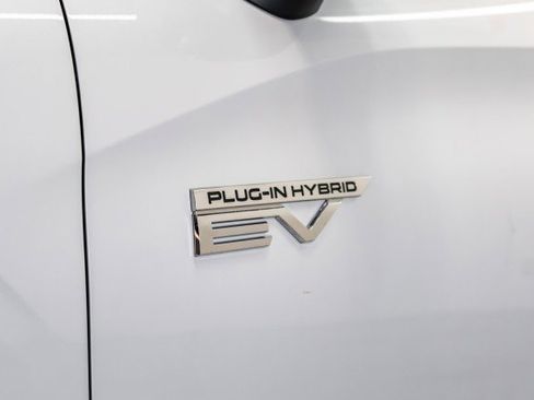 New 2025 Mitsubishi Outlander SE image 23