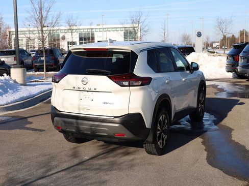 Used 2023 Nissan Rogue SV image 5