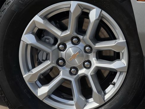 Certified 2025 Chevrolet Tahoe LT image 9