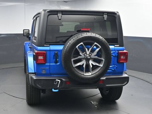 Used 2024 Jeep Wrangler Unlimited w/ Convenience Group AWD/4WD image 6
