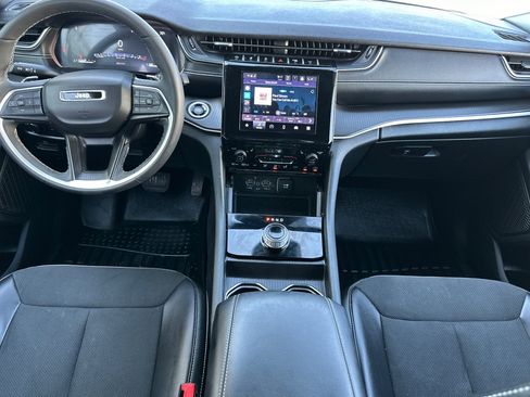 Used 2024 Jeep Grand Cherokee Altitude AWD/4WD image 14