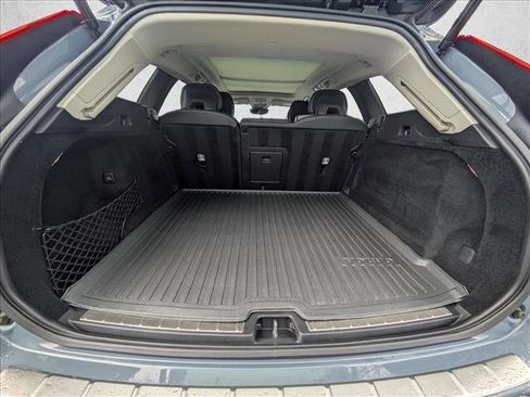 Used 2022 Volvo XC60 B5 Inscription w/ Advanced Package image 19