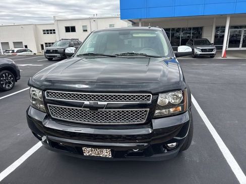 Used 2013 Chevrolet Tahoe LTZ AWD/4WD image 13