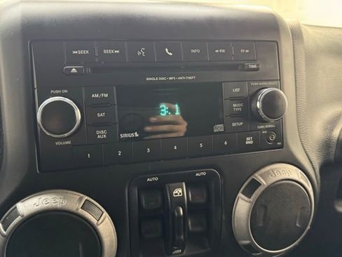 Used 2013 Jeep Wrangler Unlimited Sport image 17