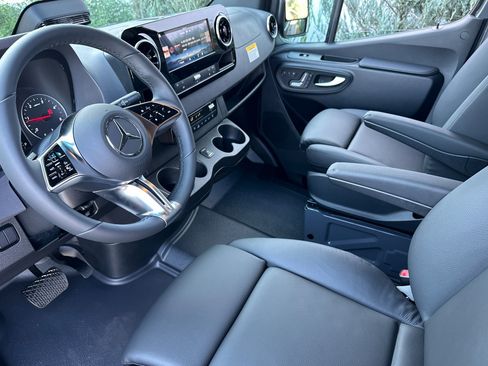 New 2026 Mercedes-Benz Sprinter 2500 image 10