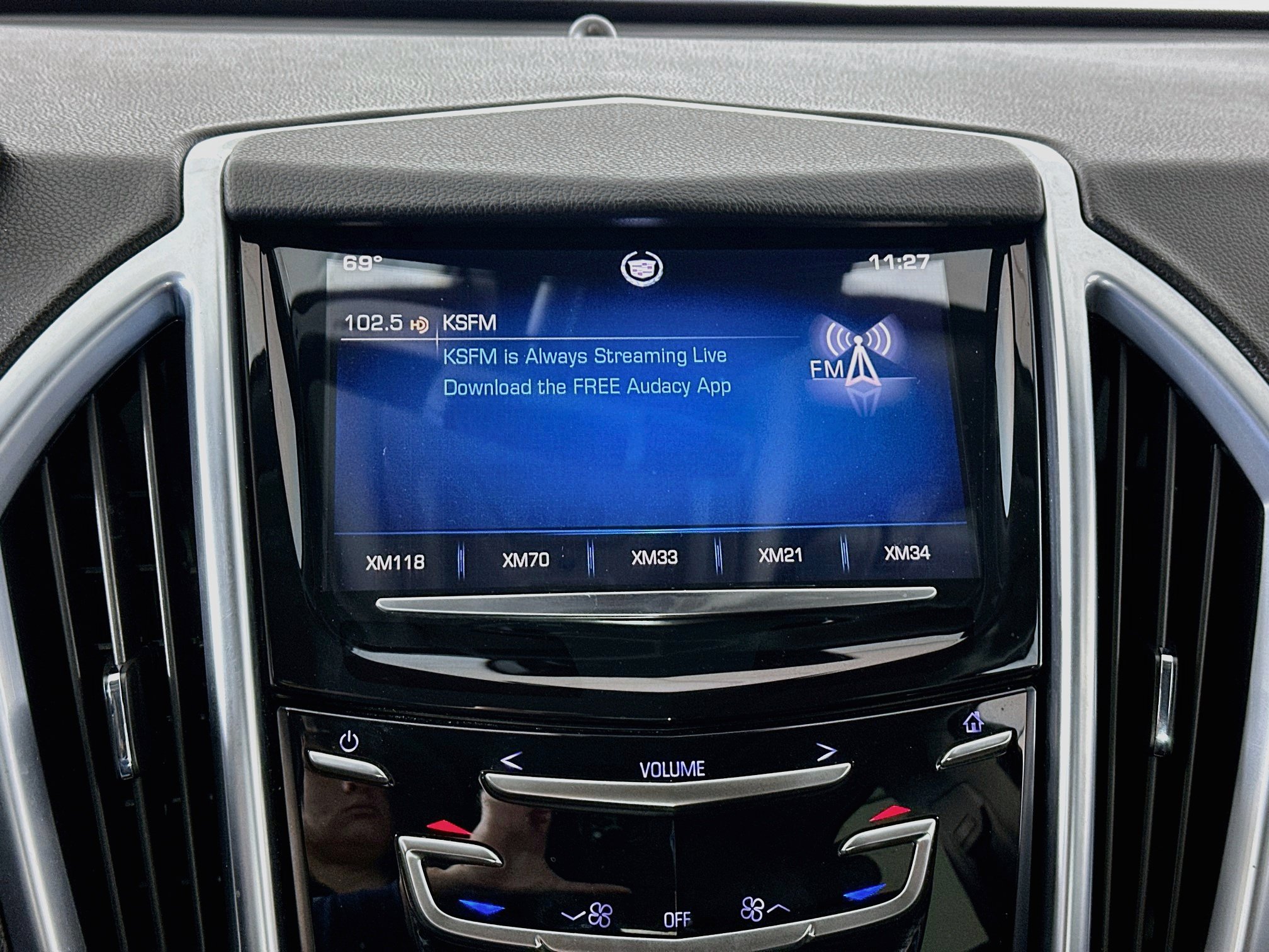 Used 2014 Cadillac SRX Luxury w/ Driver Awareness Package FWD image 21