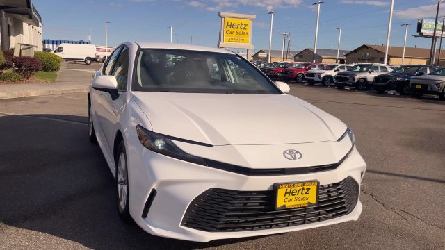 Used 2025 Toyota Camry LE AWD/4WD image 4