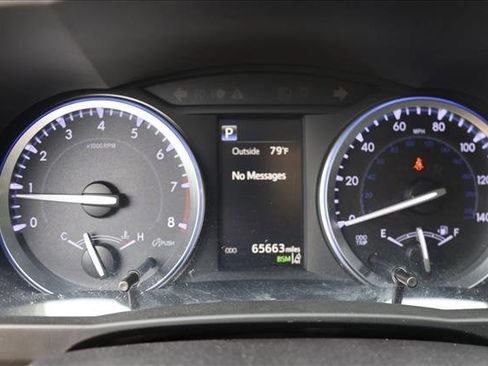 Used 2018 Toyota Highlander XLE AWD/4WD image 15