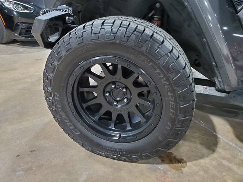 Used 2021 Jeep Gladiator Mojave AWD/4WD image 37