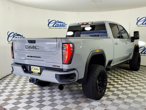 Used 2025 GMC Sierra 2500 AT4 w/ AT4 Premium Plus Package AWD/4WD image 7