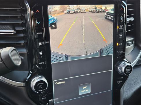 Used 2024 RAM 2500 Laramie w/ Night Edition image 26