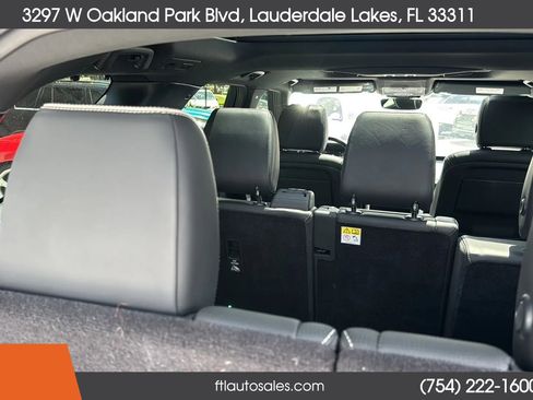 Used 2020 Land Rover Discovery HSE image 48