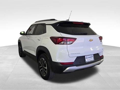 New 2026 Chevrolet TrailBlazer LT w/ LT Cold Weather Package FWD image 5