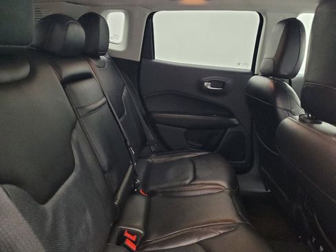 Used 2018 Jeep Compass Limited w/ Navigation Group AWD/4WD image 19