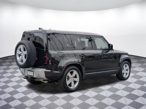 Used 2024 Land Rover Defender 110 SE AWD/4WD image 5