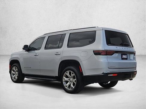 Used 2022 Jeep Wagoneer Series II AWD/4WD image 8