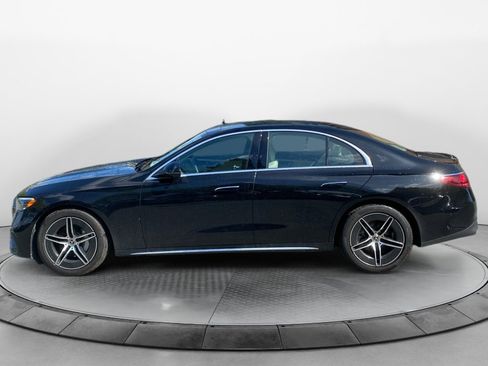 Used 2025 Mercedes-Benz E 350 4MATIC Sedan image 4
