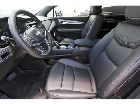 New 2026 Cadillac XT5 Luxury AWD/4WD image 6