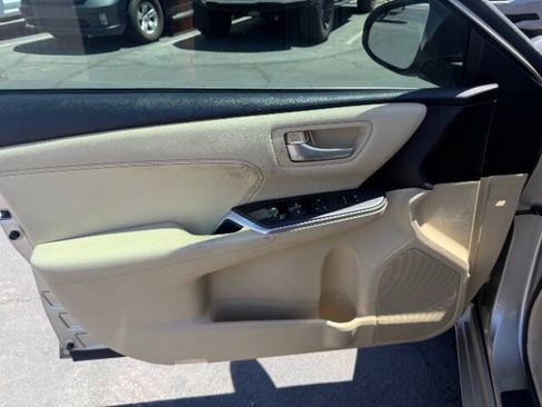 Used 2017 Toyota Camry XLE w/ Moonroof Package FWD image 9