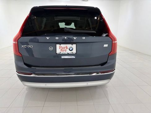 Used 2022 Volvo XC90 T8 Inscription Expression w/ Climate Package AWD/4WD image 4