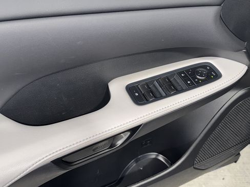 Used 2025 Lexus RX 350 Premium w/ Accessory Package (Z1) FWD image 22