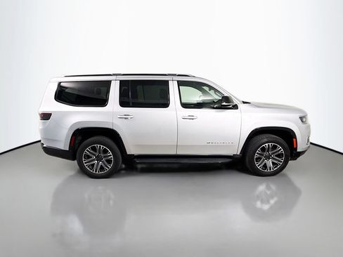 Used 2023 Jeep Wagoneer Series II AWD/4WD image 8