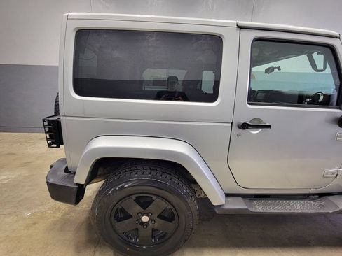 Used 2011 Jeep Wrangler Sahara w/ Connectivity Group AWD/4WD image 6