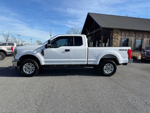 Used 2019 Ford F250 XLT w/ XLT Value Package image 3