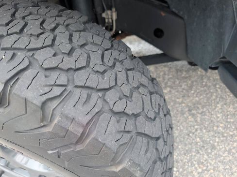 Used 2018 Jeep Wrangler Unlimited Sahara AWD/4WD image 29