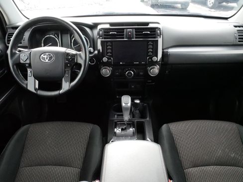 Certified 2024 Toyota 4Runner TRD Off-Road image 10