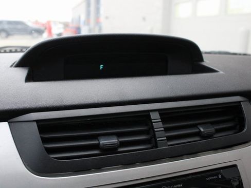 Used 2009 Ford Focus SE image 15