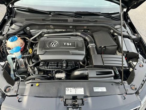 Used 2017 Volkswagen Jetta Sport w/ Jetta Sport Lighting Package image 32