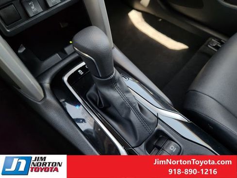 Used 2025 Toyota Corolla Cross XLE image 22