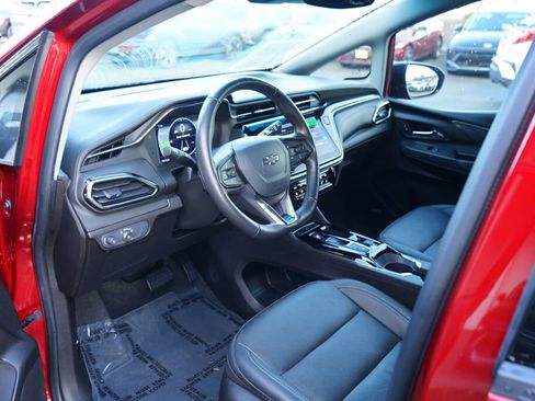 Used 2022 Chevrolet Bolt LT w/ Infotainment Package image 13