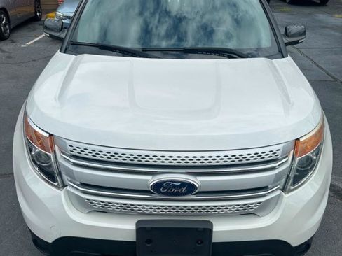 Used 2014 Ford Explorer XLT w/ Equipment Group 201A AWD/4WD image 9