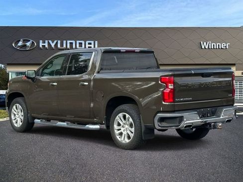 Used 2023 Chevrolet Silverado 1500 LTZ AWD/4WD image 2