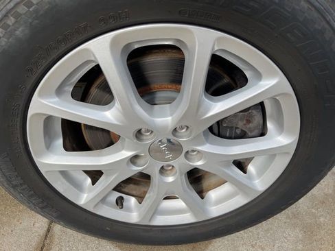 Certified 2016 Jeep Cherokee Sport FWD image 8