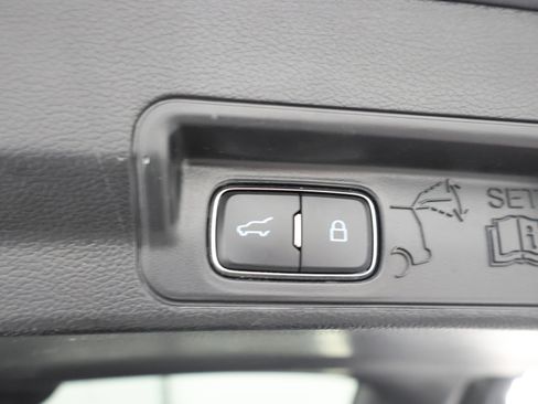 Used 2021 Ford Explorer XLT w/ Equipment Group 202A AWD/4WD image 28