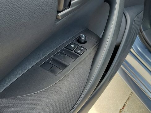 Used 2025 Toyota Corolla LE image 21