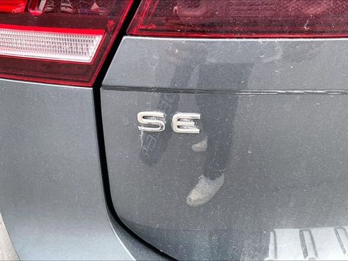 Used 2022 Volkswagen Tiguan SE image 21