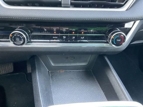 Used 2025 Chevrolet Equinox LT image 26