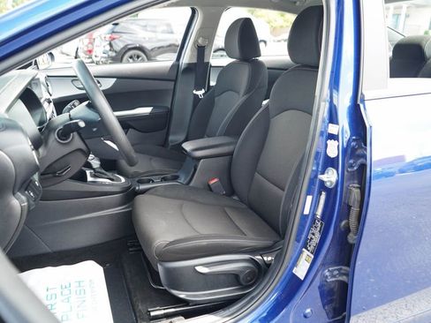 Used 2023 Kia Forte LXS FWD image 6