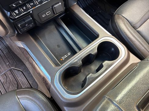 Used 2020 GMC Sierra 2500 Denali w/ Technology Package image 15