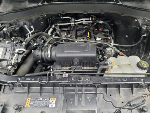 Used 2021 Ford Explorer XLT AWD/4WD image 30