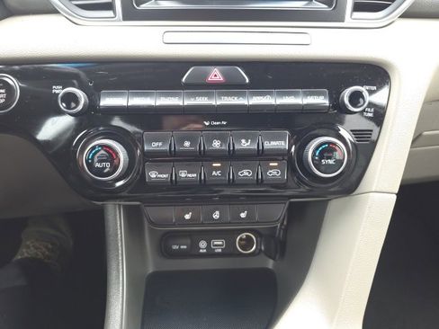 Used 2019 Kia Sportage EX w/ EX Premium Package image 18