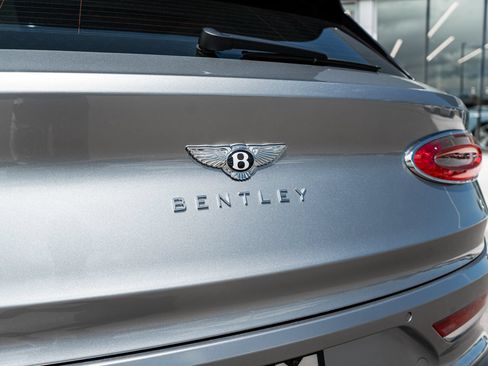 Certified 2023 Bentley Bentayga AWD/4WD image 10