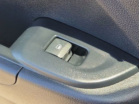 Used 2023 Hyundai Venue SEL FWD image 24